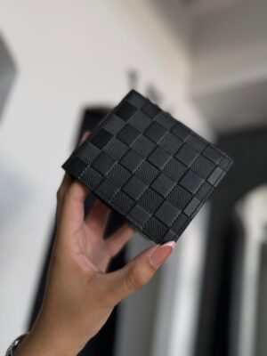 WhatsApp Image 2026-01-13 at 4.11.58 PM BILLETERA LV CUADRO-BLACK RELIEVE