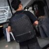 MOCHILA LV RELIEVE CUADRO NEGRO 231031