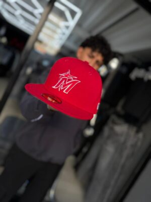 JOCKEY PLANO 5950 EG SP SCASCAWHI MIAM AR 7. NEW ERA CAP RED