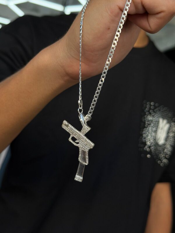 DIJE DE ARMA CON ZIRCON PLATA 925 (6,16GR)