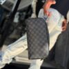 BOLSO DE MANO LV CUADRO GRIS-NEGRO 3273