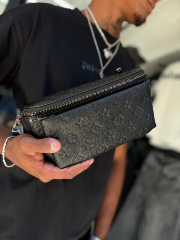 BANANO LV CON RELIEVE FLOR NEGRO HOMBRE