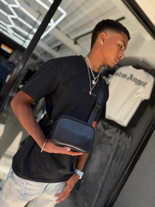BOLSO LV CON MONEDERO RELIEVE FLOR NEGRO HOMBRE 5615