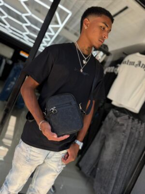 BOLSO CH CON RELIEVE NEGRO HOMBRE