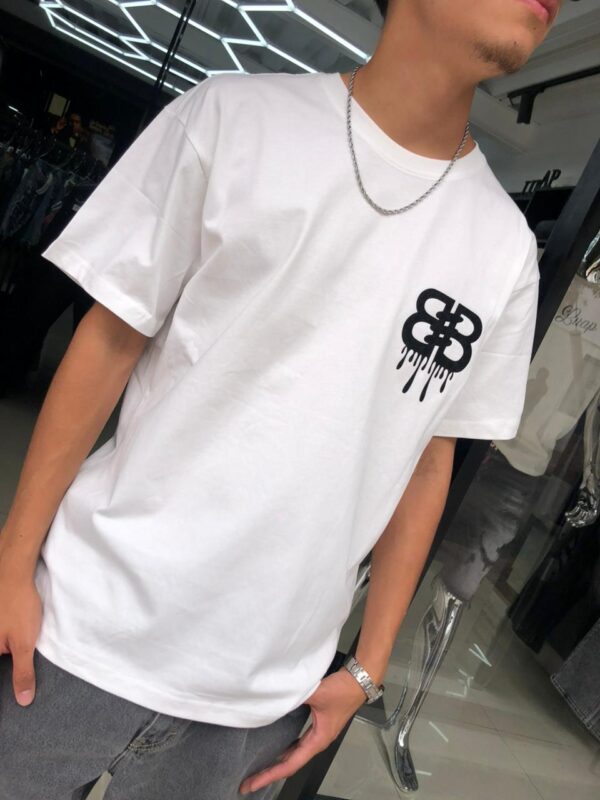 POLERA THIS IS NOT BALENCIAGA WHITE OVERSIZE JH98002