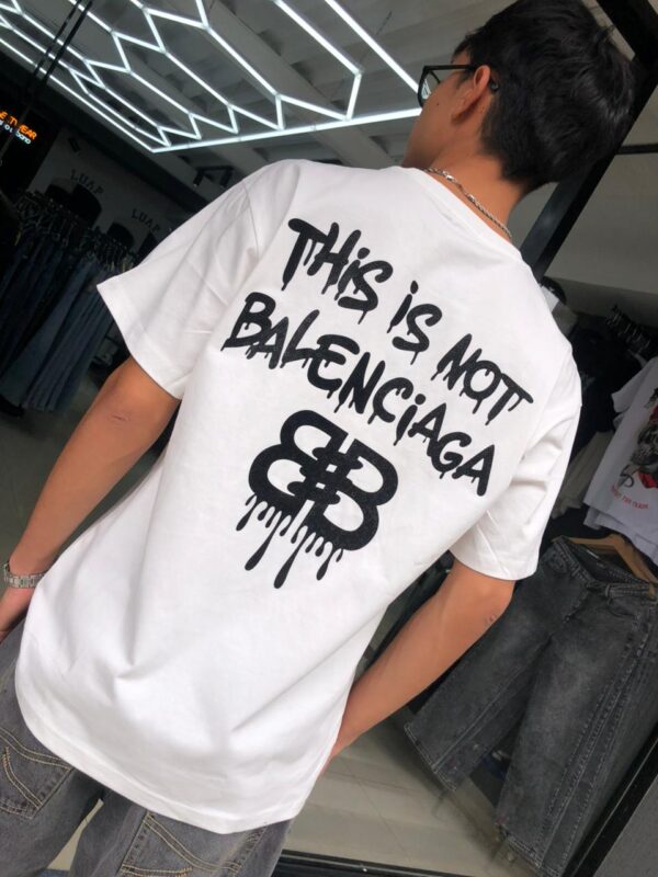 POLERA THIS IS NOT BALENCIAGA WHITE OVERSIZE JH98002