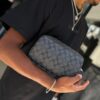 BOLSO DE MANO CH BASICO CUADRO NEGRO-GRIS PEQUEÑO