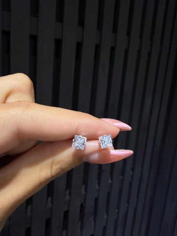 AROS CUADRADO GRANDE ZIRCON PLATA 925 (1GR)