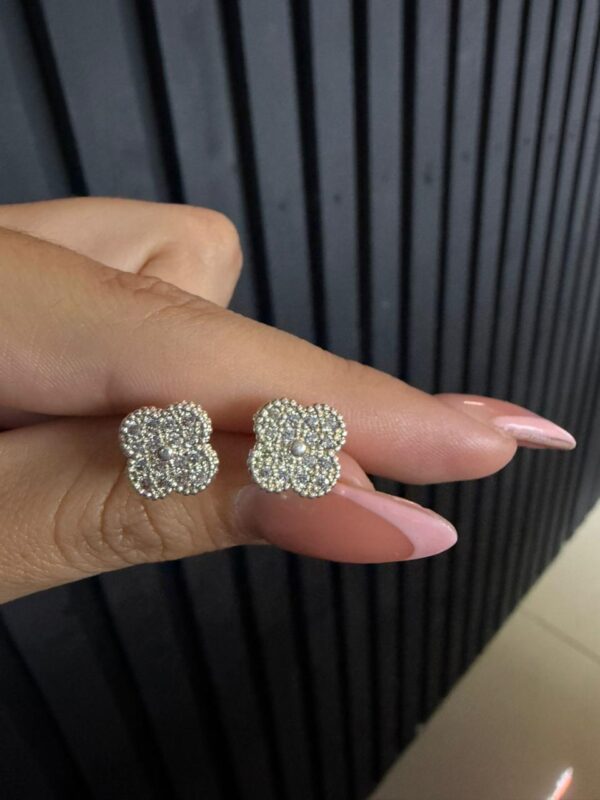 AROS TREBOL ZIRCON PLATA 925 (2.67GR)