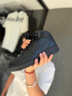 WhatsApp Image 2026-01-28 at 2.31.58 PM (6) ZAPATILLA AIR FORCE 1 MID \"07 BLACK HOMBRE
