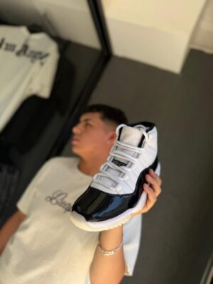 ZAPATILLA JORDAN RETRO 11 GRATITUDE BLACK-WHITE