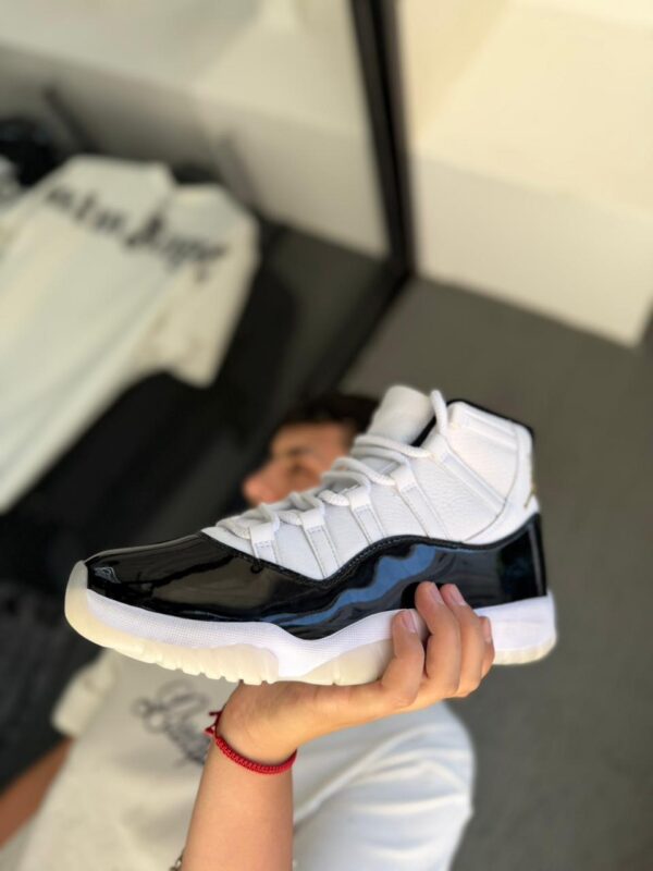 ZAPATILLA JORDAN RETRO 11 GRATITUDE BLACK-WHITE