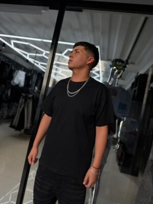 POLERA BASICA NEGRA VOGUE JH-98001 OVERSIZE