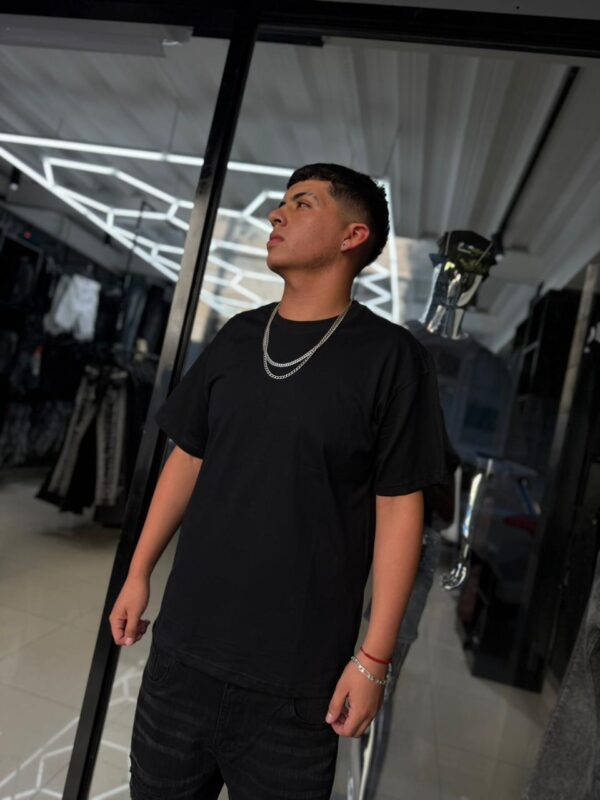 POLERA BASICA NEGRA VOGUE JH-98001 OVERSIZE