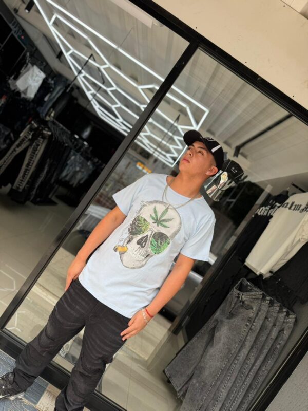 POLERA CALABERA-LENTES CELESTE OVERSIZE