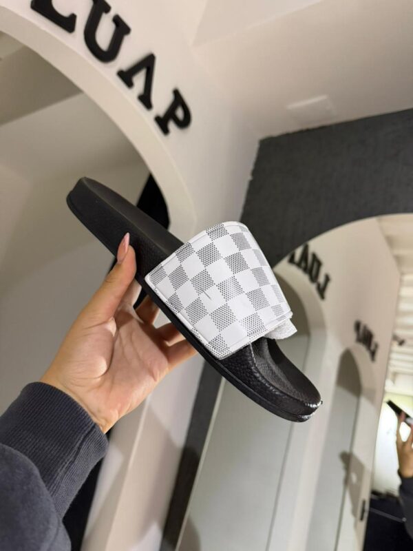 SANDALIA LV WHITE CUADROS BLACK