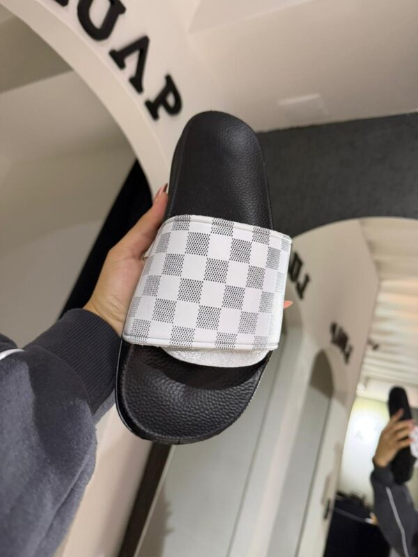 SANDALIA LV WHITE CUADROS BLACK