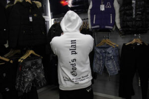 WhatsApp Image 2026-01-29 at 4.27.20 PM POLERON BLANCO GODS PLAN LUAP OVERSIZE