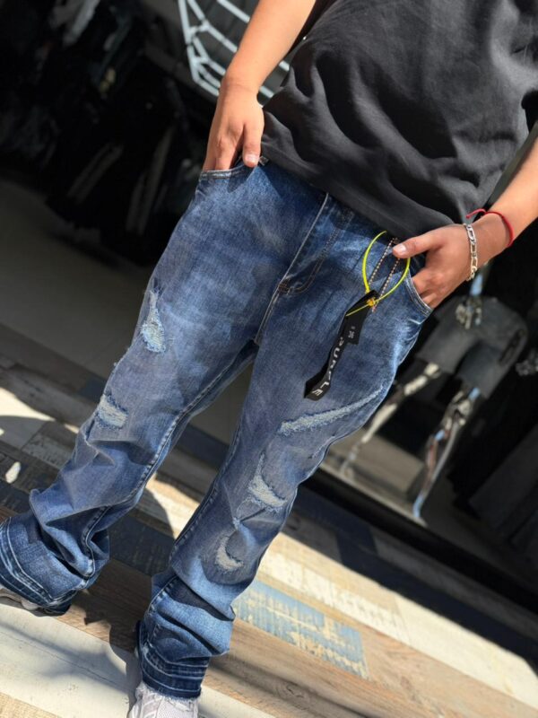 WhatsApp Image 2026-01-30 at 12.57.35 PM (2) JEANS PURPLE AZUL FLARE P042