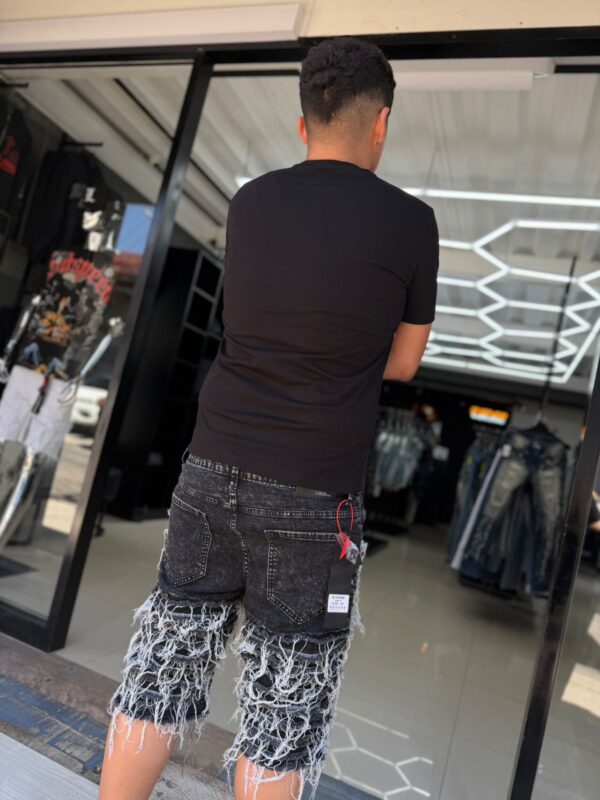 WhatsApp Image 2026-01-30 at 2.47.51 PM (1) SHORT M-STAR GRIS RASGADO M-9068