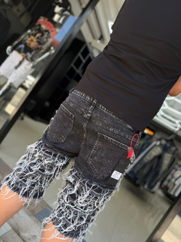 WhatsApp Image 2026-01-30 at 2.47.51 PM (2) SHORT M-STAR GRIS RASGADO M-9068