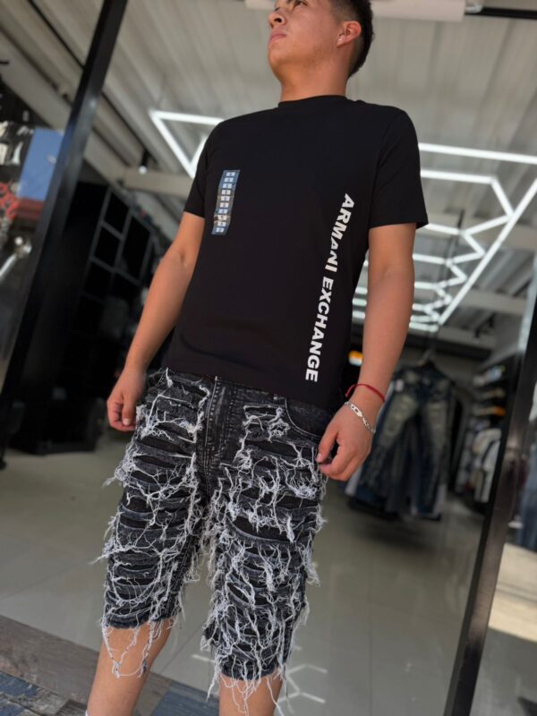 WhatsApp Image 2026-01-30 at 2.47.51 PM SHORT M-STAR GRIS RASGADO M-9068
