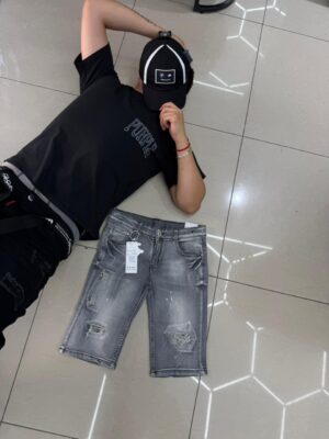 WhatsApp Image 2026-01-30 at 4.33.35 PM (1) SHORT JUNJIE NIÑO GRIS CLARO BASICO Y54