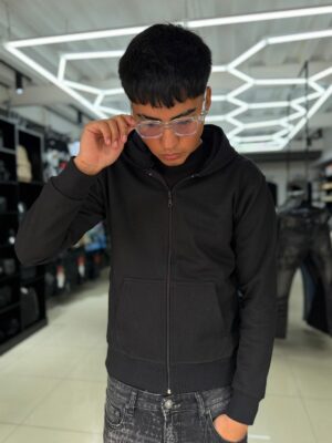 POLERON BASICO NEGRO REGULAR FIT UNISEX