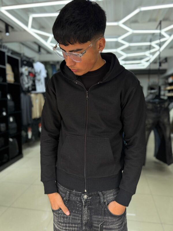 POLERON BASICO NEGRO REGULAR FIT UNISEX