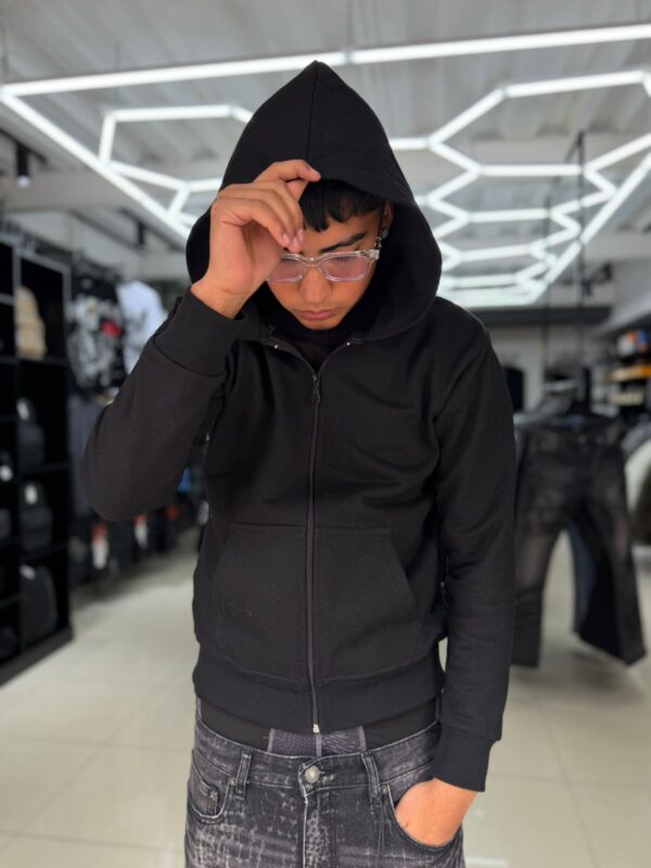 POLERON BASICO NEGRO REGULAR FIT UNISEX