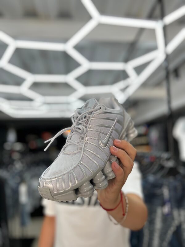 ZAPATILLA NIKE SHOX GREY HOMBRE