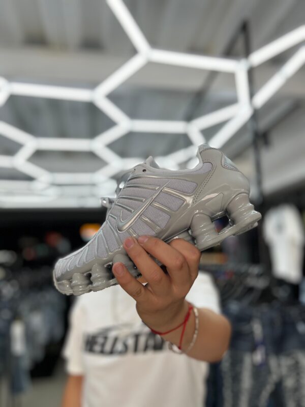 ZAPATILLA NIKE SHOX GREY HOMBRE