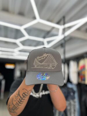252082cf-8484-42d0-84f9-a6a340ee87a9 JOCKEY DOBLE AA BROOKLYN NEW YORK CURVO BLACK UNISEX AJUSTABLE