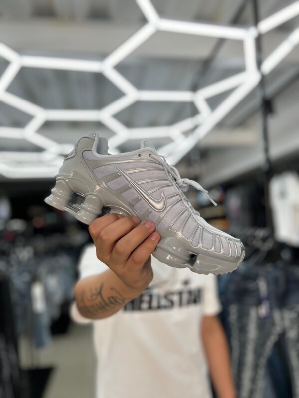 ZAPATILLA NIKE SHOX GREY HOMBRE