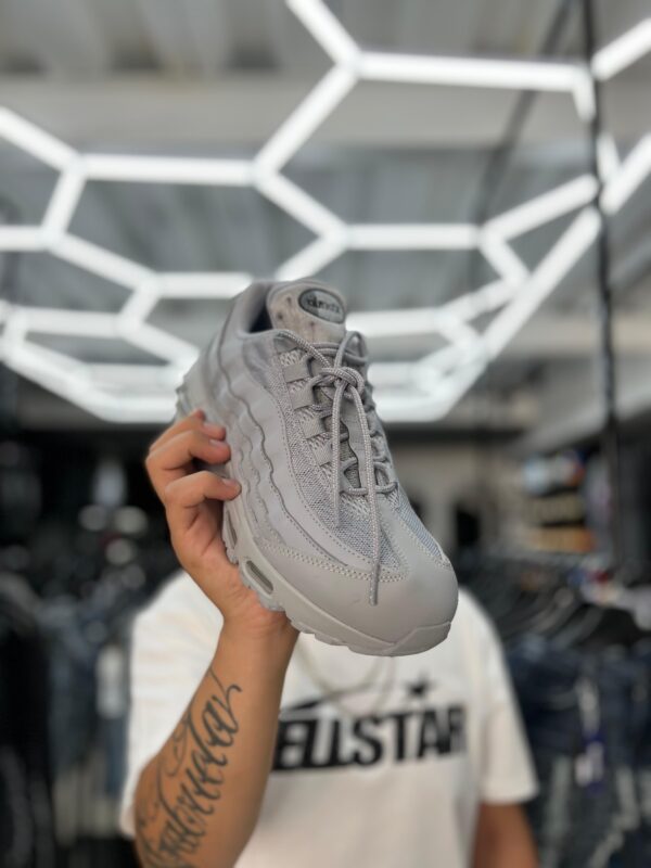 ZAPATILLA AIR MAX 95 GREY HOMBRE