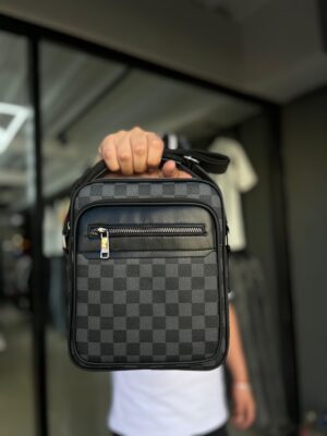 688ad4f3-ce0a-43f3-9faa-7d6a122a2825 BOLSO LV BLACK CUERO CUADRO GRIS 5170-2