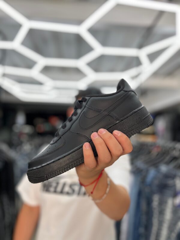 ZAPATILLA AIR FORCE BLACK SIN CAÑA UNISEX