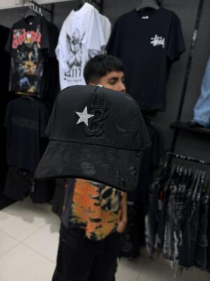 WhatsApp Image 2026-04-30 at 1.35.20 PM JOCKEY CURVO BARBA HEARTS NEGRO B ESTRELLA DORADA BRILLANTE MEXICANO