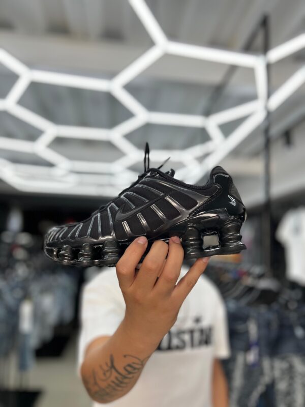 ZAPATILLA NIKE SHOX BLACK HOMBRE