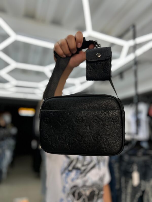 BOLSO LV RELIEVE FLOR BLACK 6105