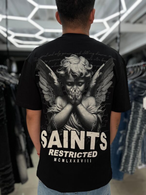 POLERA SAINTS RESTRICTED MCMLXXXVIII ADIAMANTADO BLACK OVERSIZE