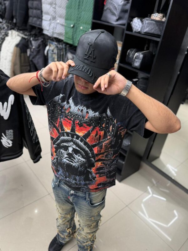 POLERA GODSPEED ESTATUA DE LA LIBERTAD NEGRA G6201