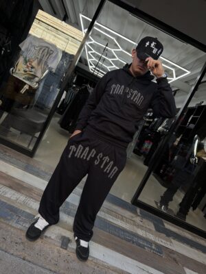 IMG_6209 CONJUNTO TRAPSTAR 2 PIEZAS BLACK UNISEX