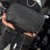 BOLSO DE MANO CH RELIEVE BLACK 3273
