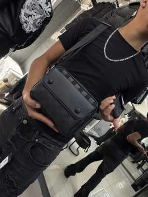 BOLSO LV CUADRO CON MONEDERO RELIEVE BLACK 6387