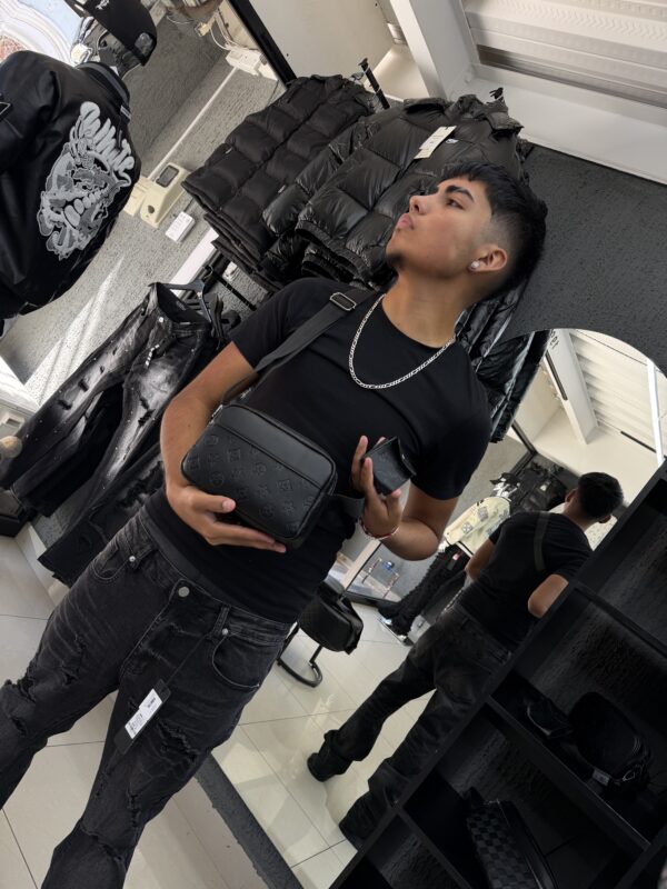 BOLSO LV FLOR CON MONEDERO RELIEVE BLACK 6388