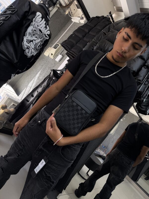 BOLSO LV CUADRO RELIEVE BLACK PEQUEÑO 6386