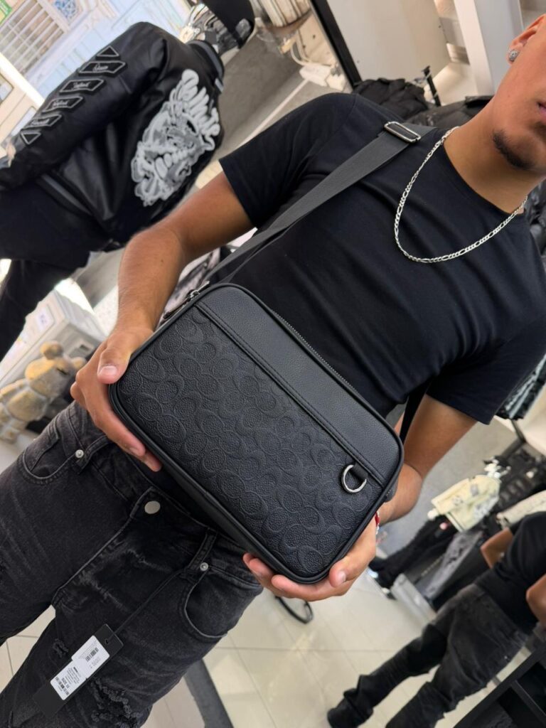 BOLSO CH RELIEVE BLACK GRANDE 7587