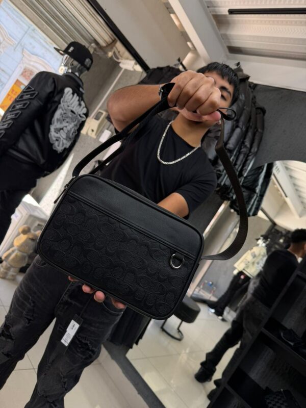 BOLSO CH RELIEVE BLACK GRANDE 7587