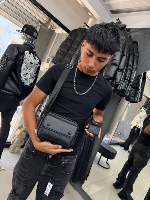 BOLSO LV RELIEVE CON MONEDERO BLACK UNISEX 6387